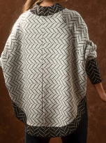 PONCHO AGUSTINA HUESO 2